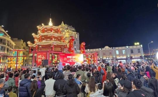 請到廣東過大年丨汕頭躋身全國“年味小城”，百變魔方年貨集市開市