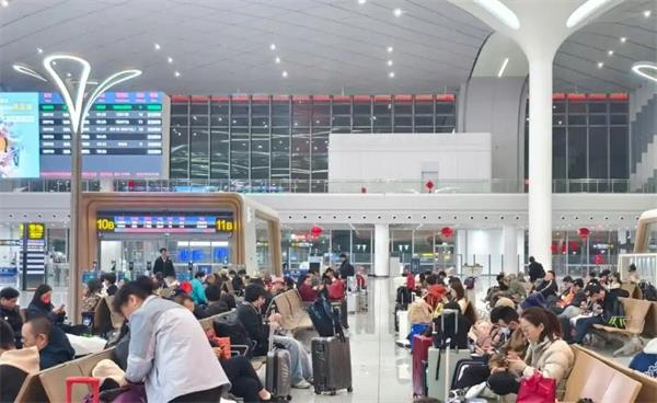 首破7.4萬人次，汕頭站單日旅客到發(fā)量再創(chuàng)新高