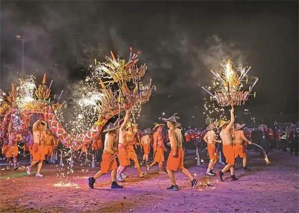 國家級非遺項目揭陽喬林煙花火龍賀新春